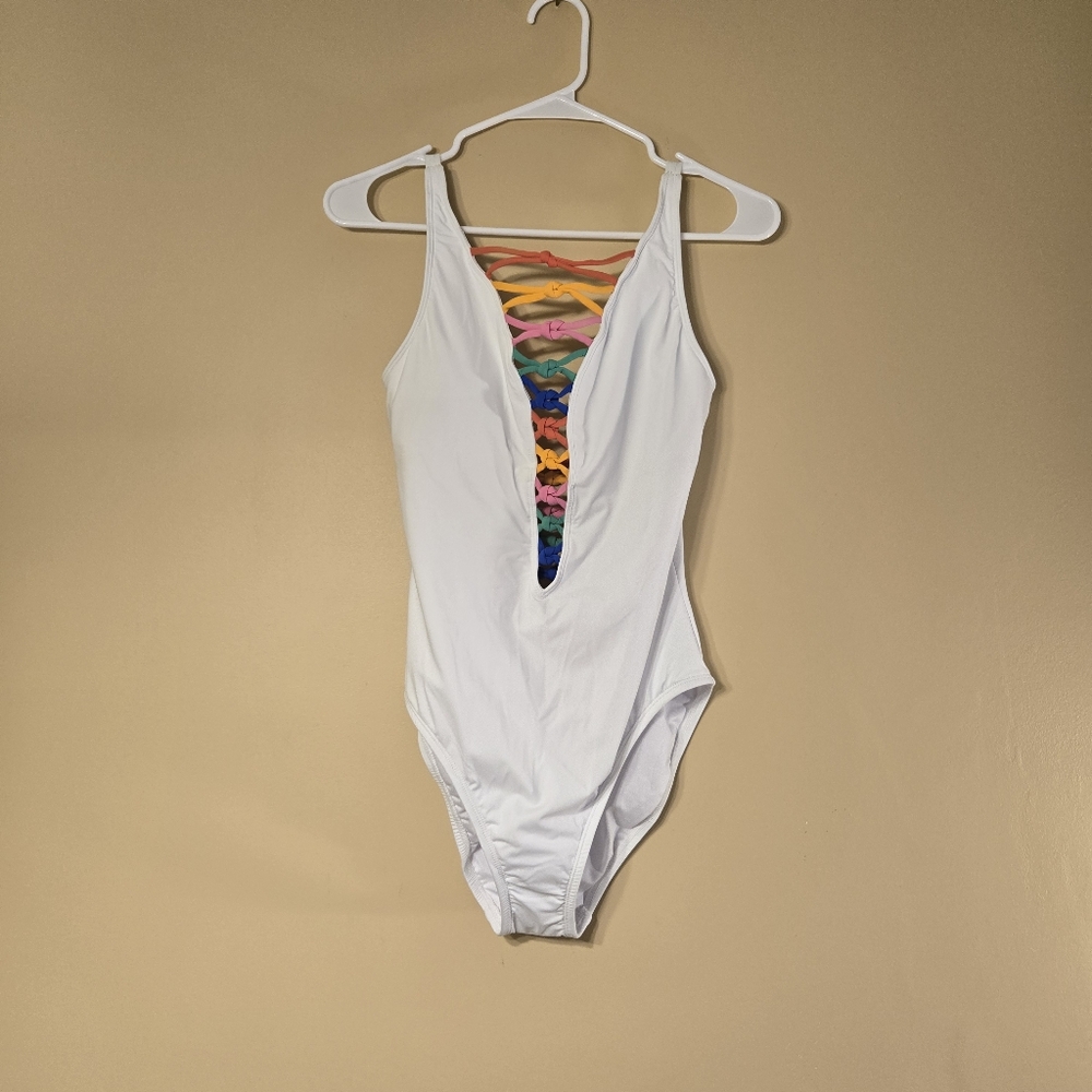 NWT Bleu by Rod Beattie Womens 6 Core Lace Down Mio One Piece Swimsuit White